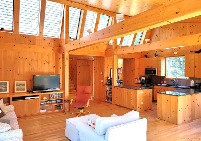 Photo 3 of Single family home for sale at 28 Oak Walk, Bay Shore, NY 11706 | MLS# 993135 | Listing updated on 2026-08-08