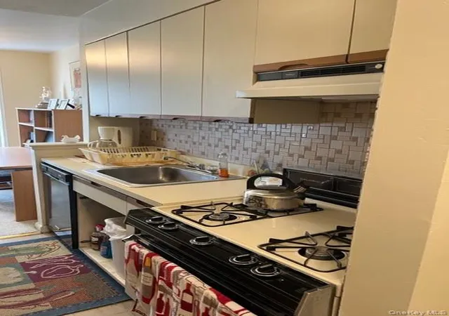 Photo 3 of House for sale at 4727 Little Neck Pkwy #4G, Little Neck, NY 11362 | MLS# 993137 | Listing updated on 2026-05-02