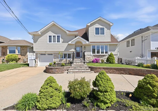 Photo 1 of Sale Pending at 827 Channel Rd, Lido Beach, NY 11561 | MLS# 993191 | Listing updated on 2026-06-06