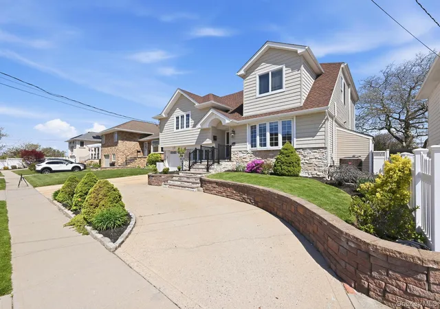 Photo 3 of Sale Pending at 827 Channel Rd, Lido Beach, NY 11561 | MLS# 993191 | Listing updated on 2026-06-06