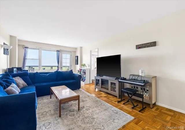 5th image of 1841 Central Park Ave #19L, Yonkers, NY 10710 | MLS# 993201