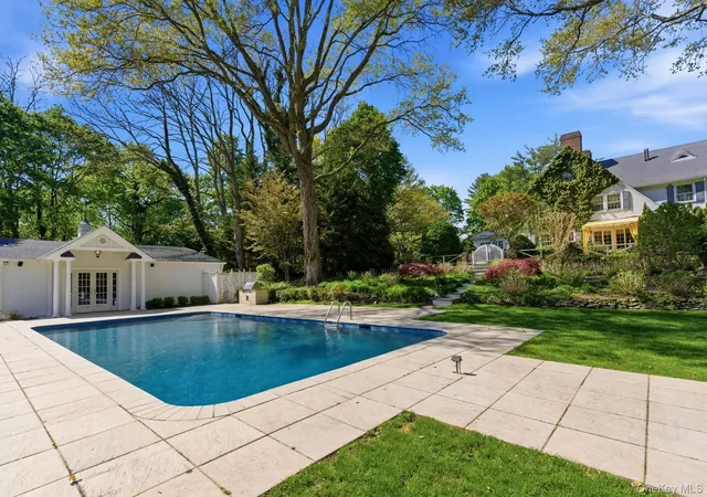Photo 3 of Sale Pending at 42 Clocktower Ln, Old Westbury, NY 11568 | MLS# 993215 | Listing updated on 2026-09-01