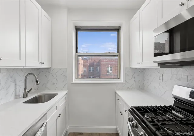 3rd image of 68-61 Yellowstone Blvd #705, Forest Hills, NY 11375 | MLS# 993256