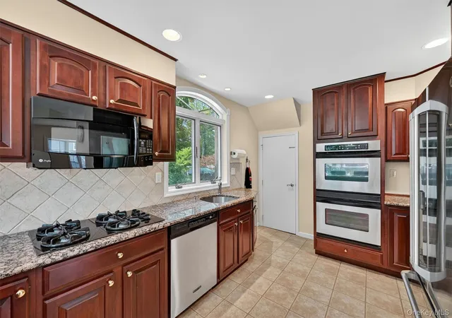 Photo 4 of Sale Pending at 106 Cedar Ave, Pearl River, NY 10965 | MLS# 993267 | Listing updated on 2026-07-18