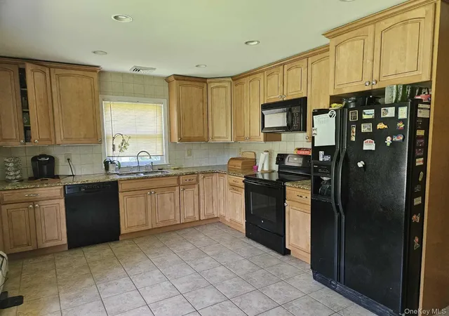 2nd image of 21 Verplanck Ave, Hopewell Junction, NY 12533 | MLS# 993279
