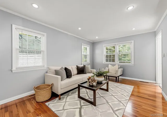 5th image of 134 E Dover St, Valley Stream, NY 11580 | MLS# 993315