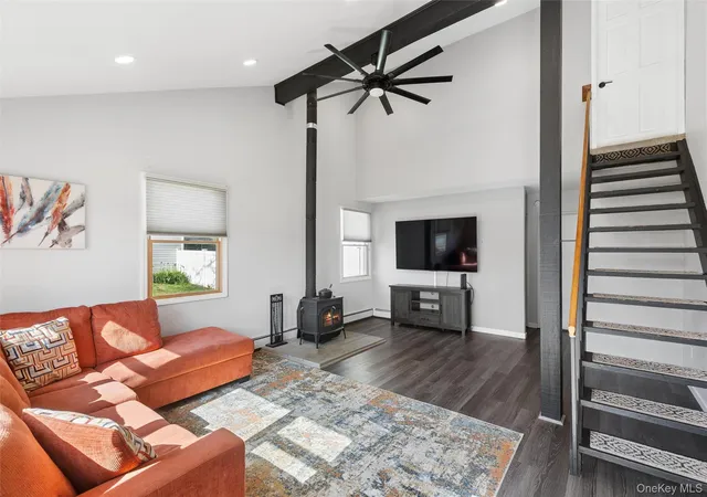 3rd image of 33 Nantucket Dr, Medford, NY 11763 | MLS# 993323