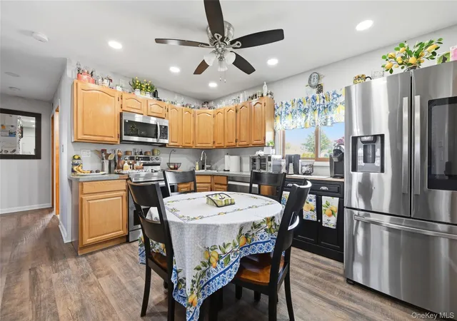 4th image of 2 Tallow Ln, Hempstead, NY 11756 | MLS# 993343