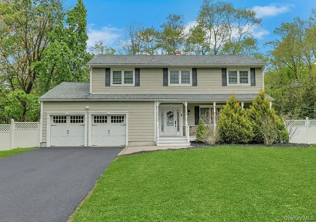 1st image of 6 Mendolia Ct, Pearl River, NY 10965 | MLS# 993381