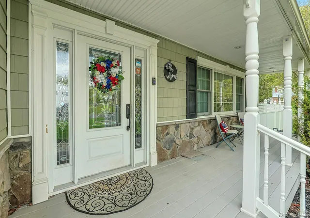5th image of 6 Mendolia Ct, Pearl River, NY 10965 | MLS# 993381