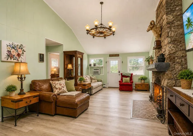4th image of 1 Warwick Pl, Florida, NY 10921 | MLS# 993396
