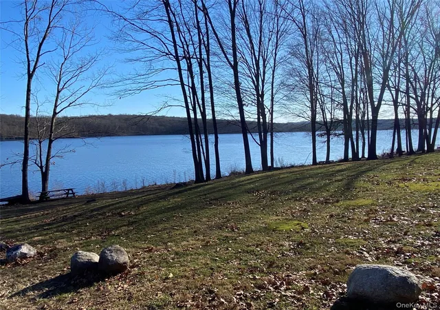 Photo 3 of Single family home for sale at 1 Warwick Pl, Warwick (town), NY 10921 | MLS# 993396 | Listing updated on 2026-09-23