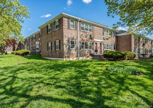 2nd image of 6701 152nd St #220A, Flushing, NY 11367 | MLS# 993425
