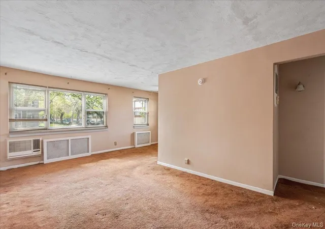 5th image of 6701 152Nd St, New York, NY 11367