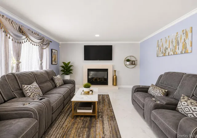 Photo 5 of Sale Pending at 16 Winterberry Dr, Brookhaven, NY 11953 | MLS# 993470 | Listing updated on 2026-09-01