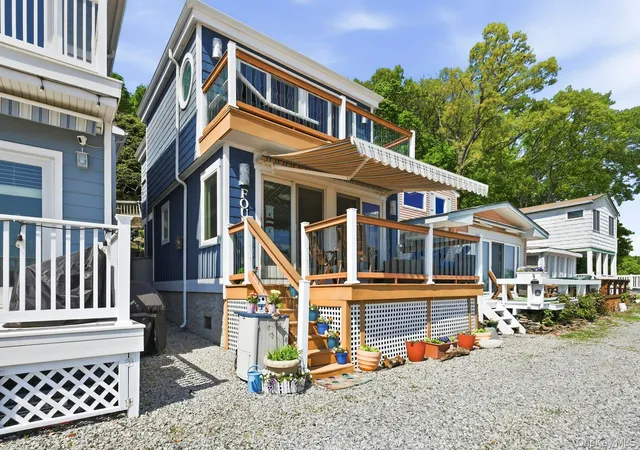 3rd image of 75 West Shore Rd #4, North Hempstead, NY 11050 | MLS# 993479