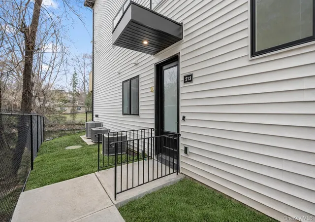 3rd image of 13 Warren Ct #212, Ramapo, NY 10952 | MLS# 993497