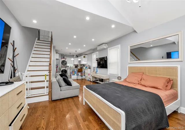5th image of 139-17 Glassboro Ave, Jamaica, NY 11435 | MLS# 993505