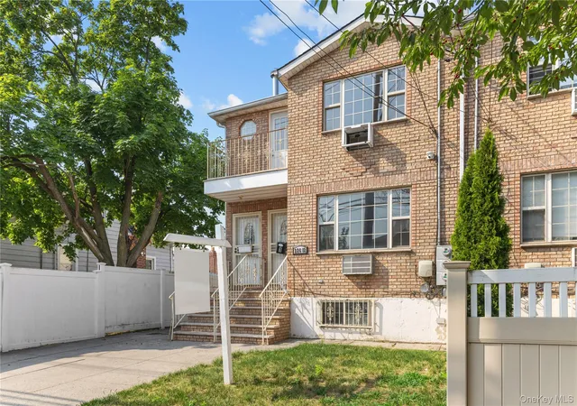 2nd image of 22612 146th Ave, New York, NY 11413 | MLS# 993524