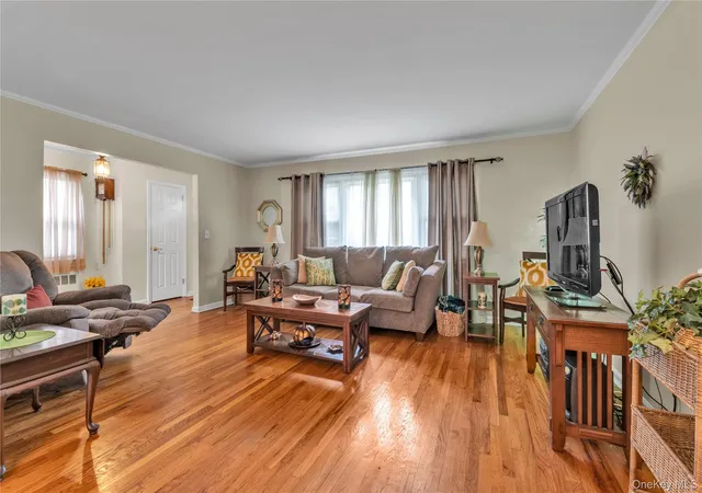 2nd image of 275 New Hyde Park Rd, Garden City, NY 11530 | MLS# 993550