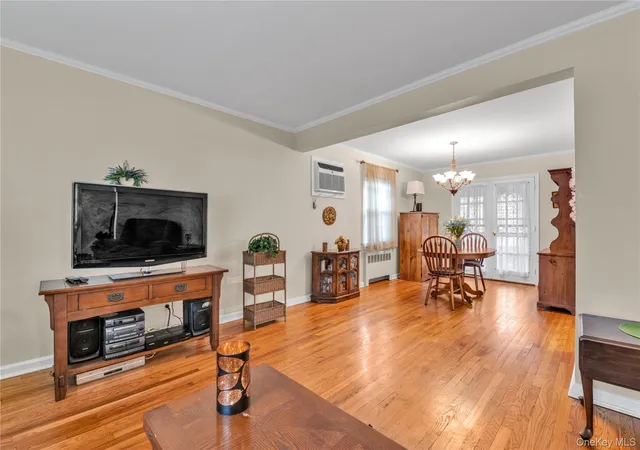 4th image of 275 New Hyde Park Rd, Garden City, NY 11530 | MLS# 993550