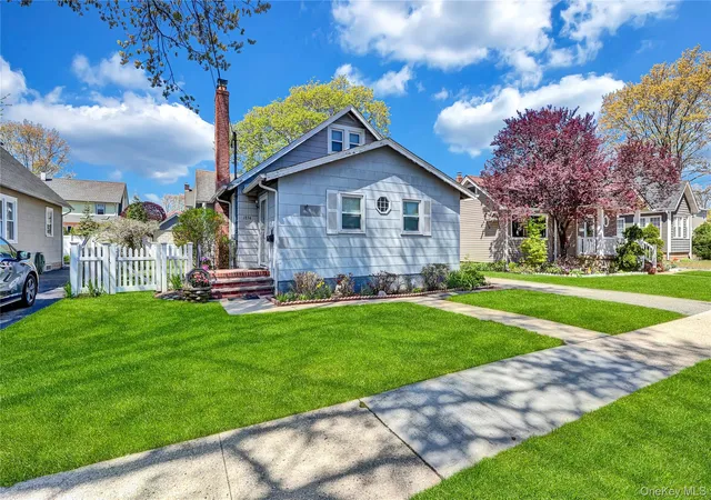 2nd image of 1834 Twain St, Hempstead, NY 11510 | MLS# 993584