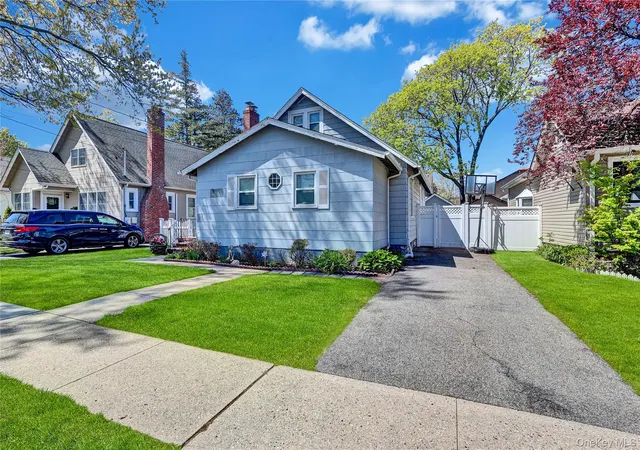 5th image of 1834 Twain St, Hempstead, NY 11510 | MLS# 993584