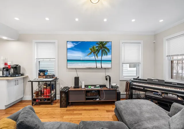 Photo 3 of Single family home for sale at 162 Beach 27th St, Far Rockaway, NY 11691 | MLS# 993605 | Listing updated on 2026-05-06