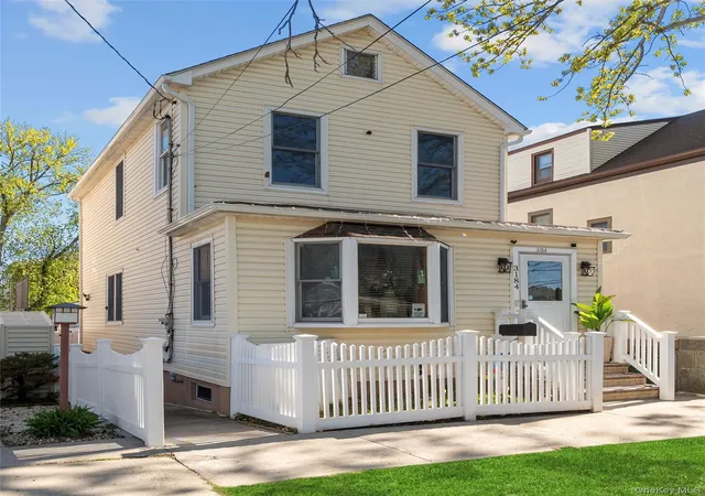 Photo 2 of Sale Pending at 3184 Baisley Ave, Bronx, NY 10465 | MLS# 993627 | Listing updated on 2026-09-21
