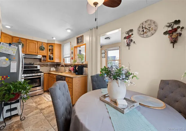 Photo 4 of Sale Pending at 3184 Baisley Ave, Bronx, NY 10465 | MLS# 993627 | Listing updated on 2026-09-21