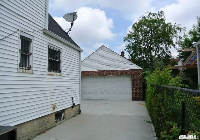 10th image of 121 01 196th St, Springfield Gardens, NY 11413 | MLS# 993660