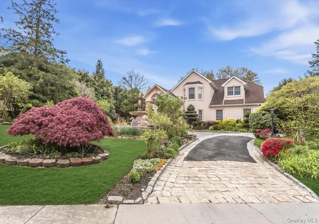 Photo 2 of Mansion for sale at 21 Chauncey Pl, Oyster Bay, NY 11797 | MLS# 993715 | Listing updated on 2026-09-03