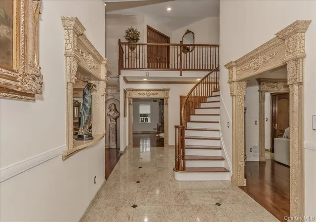 Photo 4 of Single family home for sale at 21 Chauncey Pl, Oyster Bay, NY 11797 | MLS# 993715 | Listing updated on 2026-09-03