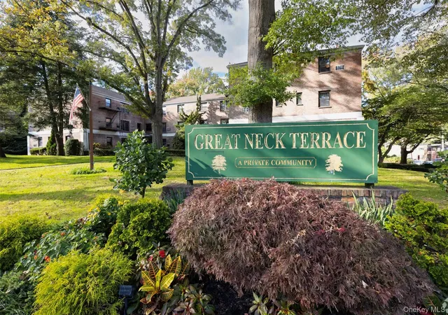 Homes for sale in North Hempstead, NY | 10 Terrace Circle #3B, North Hempstead, NY 11021 | MLS# 993778