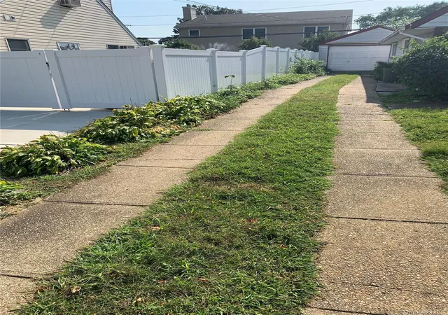 3rd image of 2376 Madison Dr, Hempstead, NY 11554 | MLS# 993783