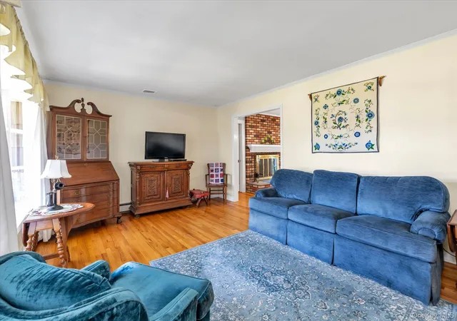 5th image of 21 Hamilton St, Amityville, NY 11701 | MLS# 993799