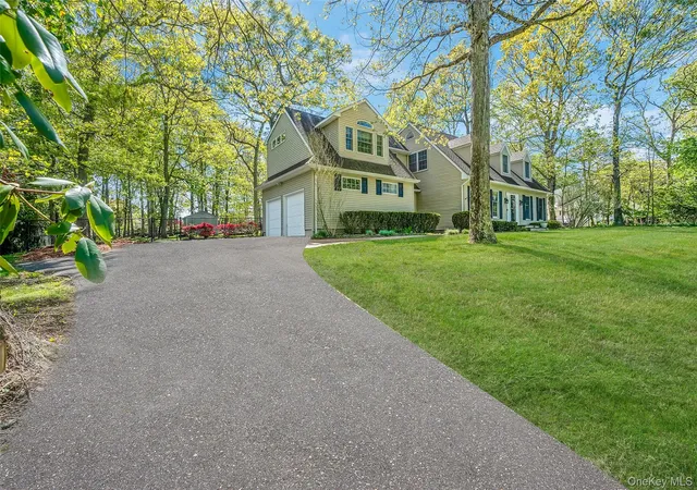 2nd image of 4 Carol Ct, Mount Sinai, NY 11766 | MLS# 993829