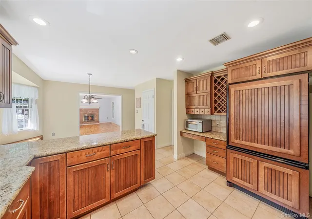 3rd image of 4 Carol Ct, Mount Sinai, NY 11766 | MLS# 993829