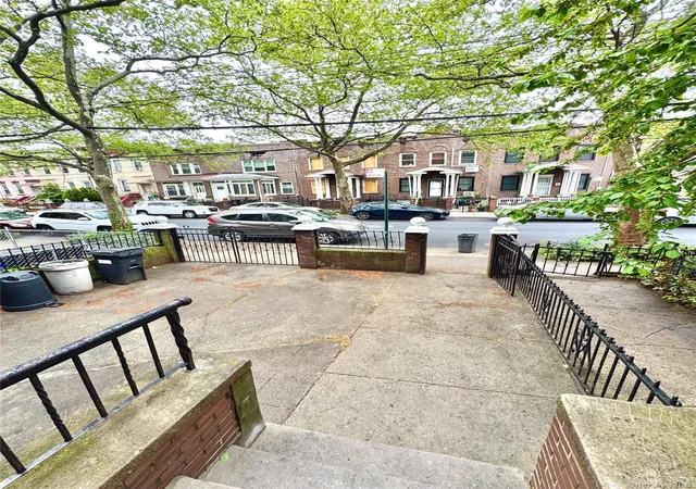 Homes for sale in New York, NY | 148 E 32nd St, New York, NY 11226 | MLS# 993839
