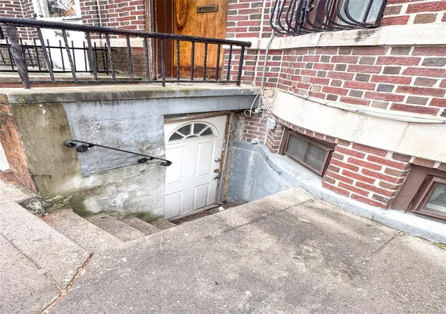 Homes for sale in New York, NY | 148 E 32Nd St, New York, NY 11226 | MLS# 993839