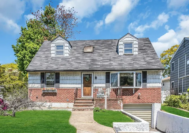 1st image of 325 N Service Rd, Roslyn Heights, NY 11577 | MLS# 993863
