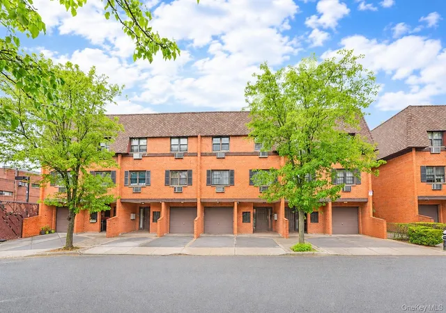 22nd image of 220 80 64th Ave #203, Oakland Gardens, NY 11364 | MLS# 993869