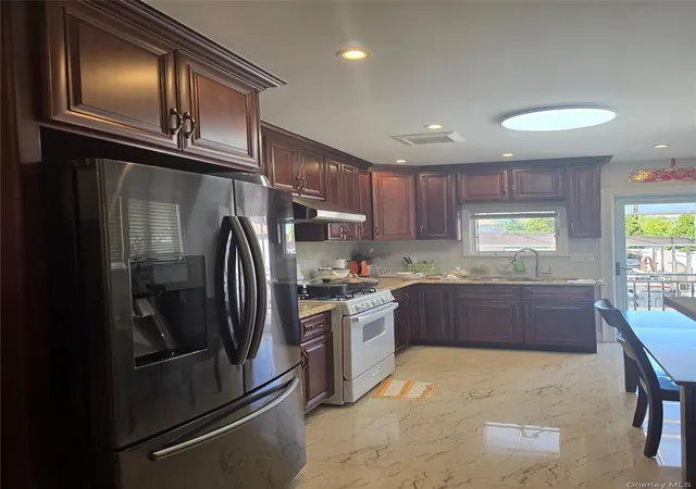 4th image of 15031 17Th Rd #RANCH, Whitestone, NY 11357 | MLS# 993870