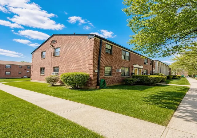 2nd image of 6712 196Th St, Fresh Meadows, NY 11365