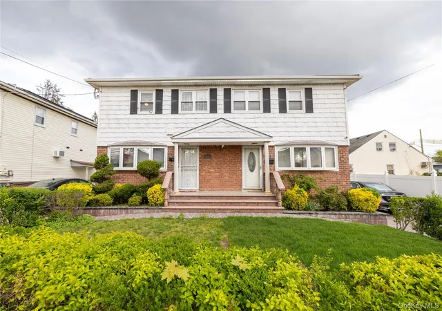 Photo 3 of Single family home for sale at 147 19 259th Street, Rosedale, NY 11422 | MLS# 993934 | Listing updated on 2026-09-13