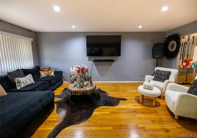 Photo 4 of Single family home for sale at 147-19 259th Street, Rosedale, NY 11422 | MLS# 993934 | Listing updated on 2026-09-13
