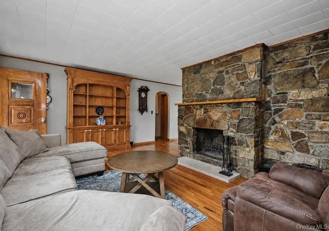 2nd image of 124 Cherrywood Dr, Fishkill, NY 12524 | MLS# 993963