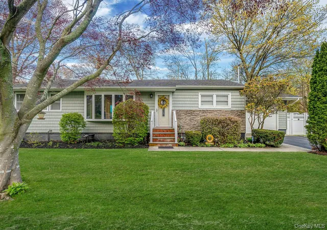 2nd image of 19 Cypress Ln, Brookhaven, NY 11967 | MLS# 993965