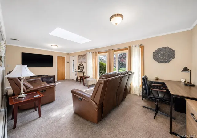 4th image of 19 Cypress Ln, Brookhaven, NY 11967 | MLS# 993965