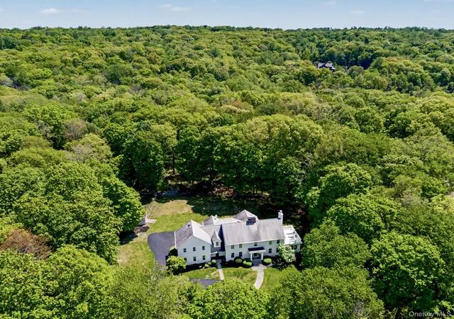 Photo 3 of Sale Pending at 240 Eastwoods Rd, Pound Ridge, NY 10576 | MLS# 993992 | Listing updated on 2026-10-04